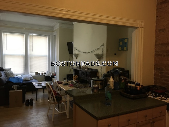 Boston - $4,400+ /mo