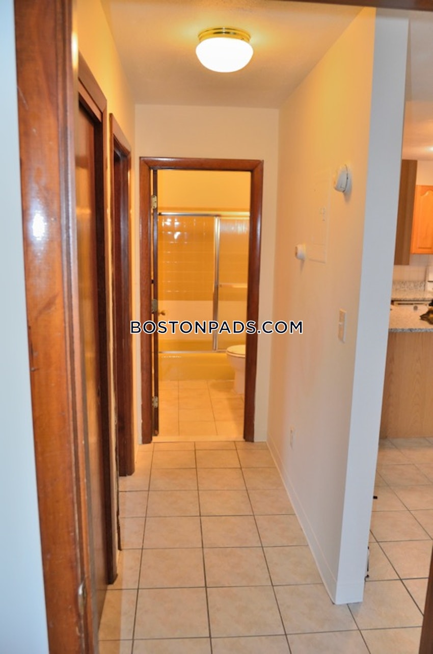 MEDFORD - TUFTS - 2 Beds, 1 Bath - Image 7