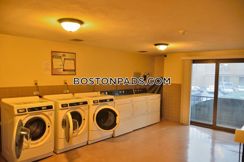 MEDFORD - TUFTS - 2 Beds, 1 Bath - Image 17