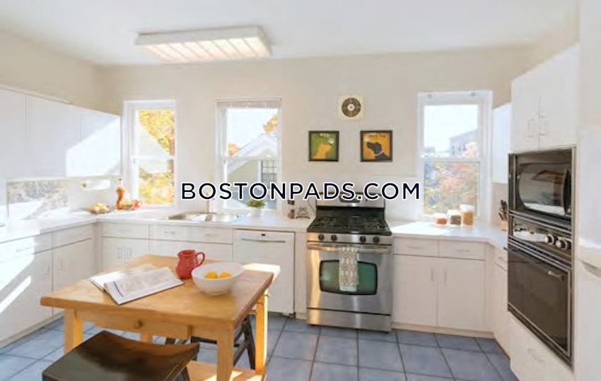 CAMBRIDGE - HARVARD SQUARE - 8 Beds, 3.5 Baths - Image 1