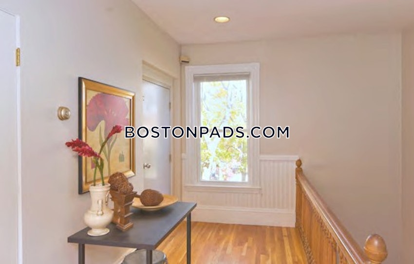 CAMBRIDGE - HARVARD SQUARE - 8 Beds, 3.5 Baths - Image 12