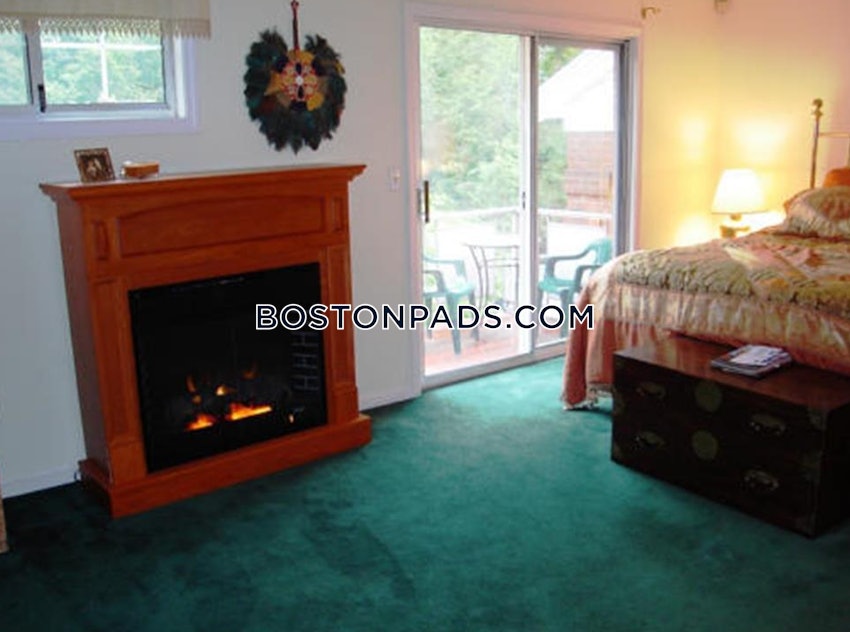 LEXINGTON - 2 Beds, 2 Baths - Image 7