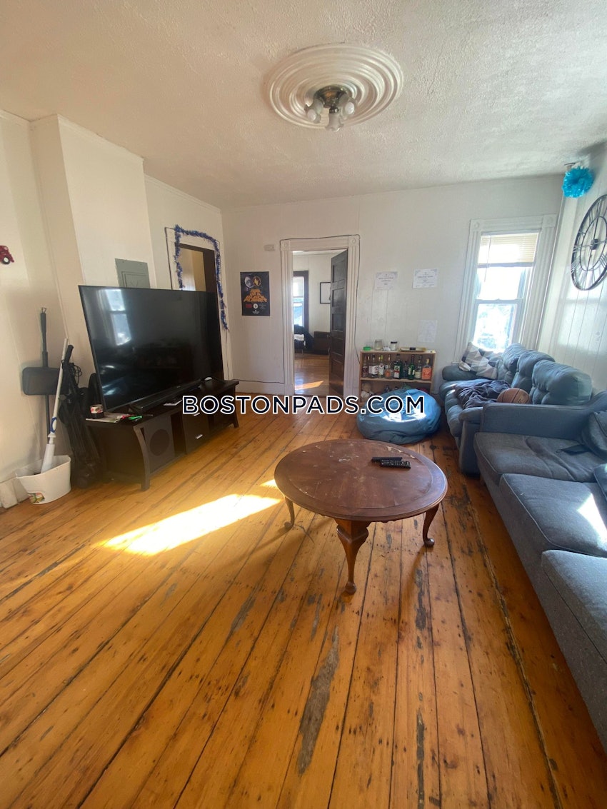 BOSTON - ALLSTON - 4 Beds, 2 Baths - Image 14