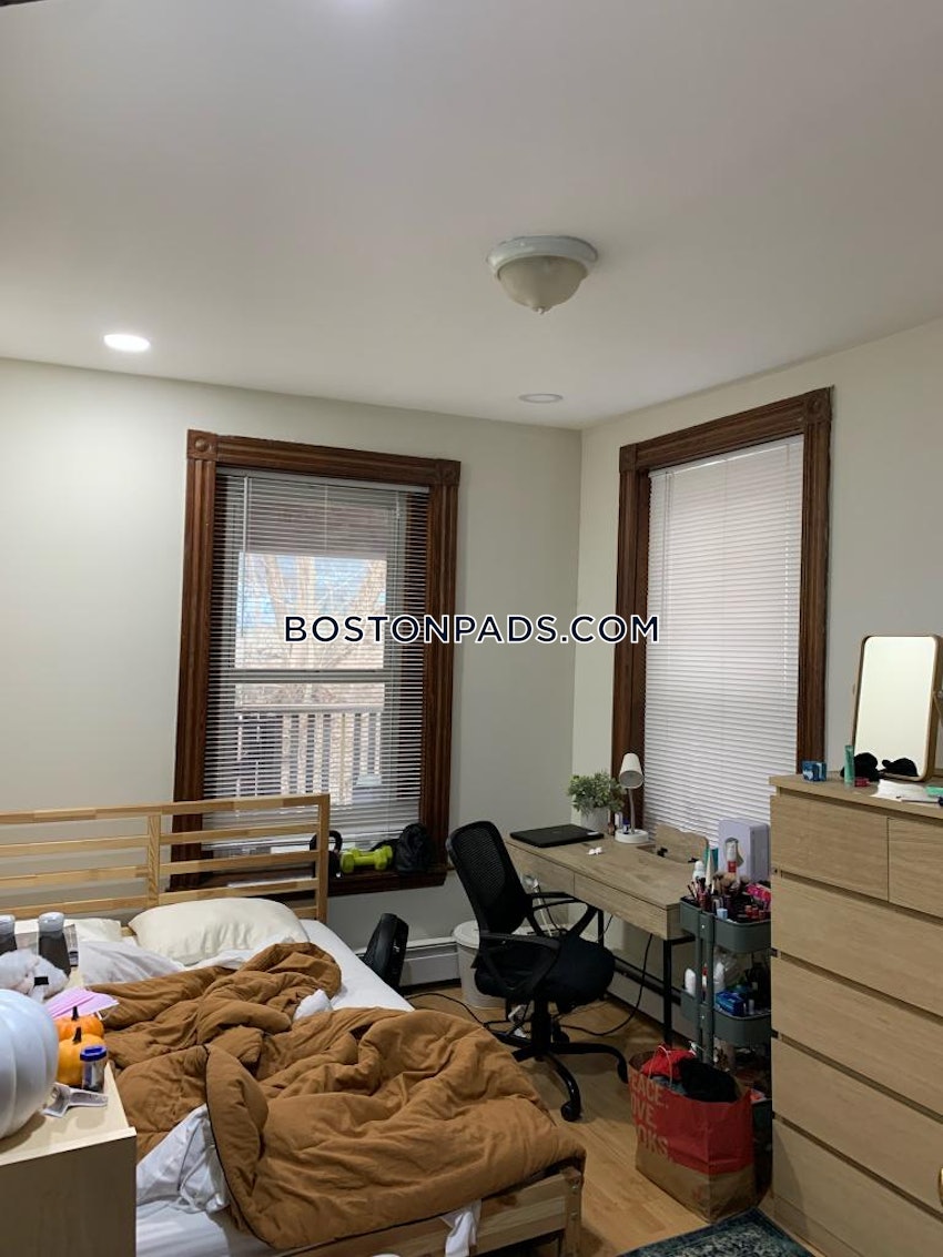 BOSTON - FORT HILL - 5 Beds, 2 Baths - Image 13