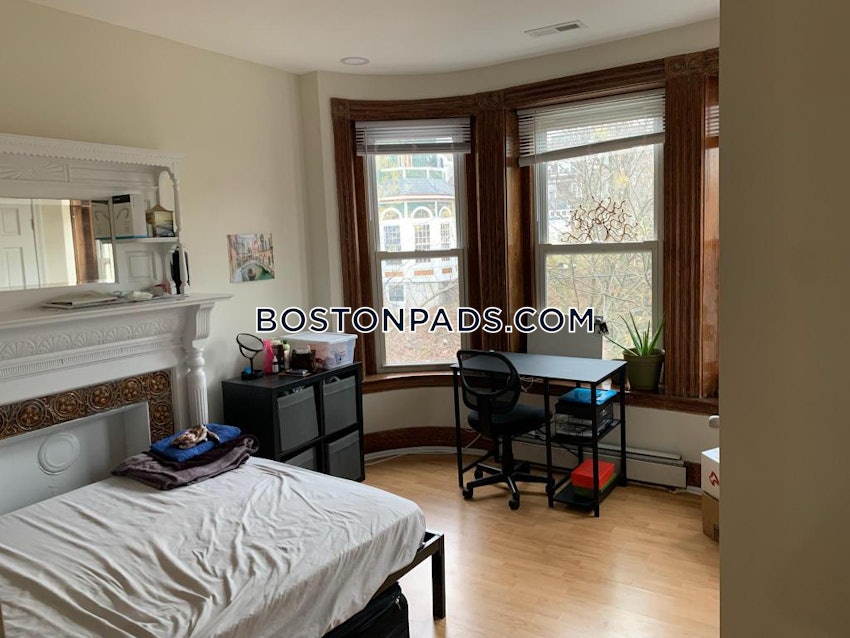 BOSTON - FORT HILL - 5 Beds, 2 Baths - Image 14