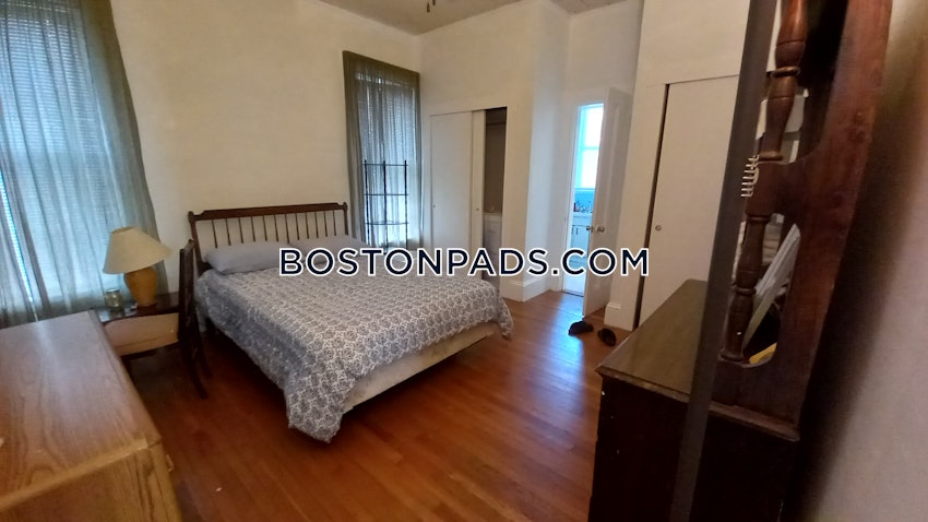 MALDEN - 3 Beds, 1 Bath - Image 1