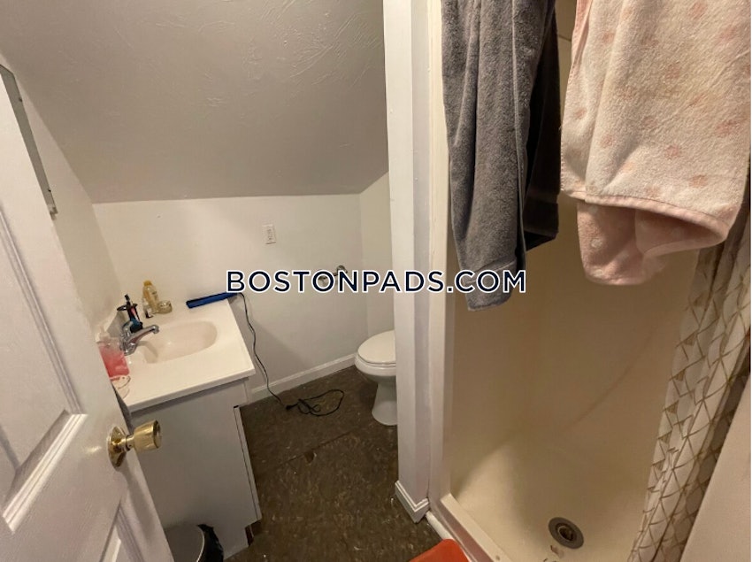 BOSTON - MISSION HILL - 5 Beds, 2 Baths - Image 9