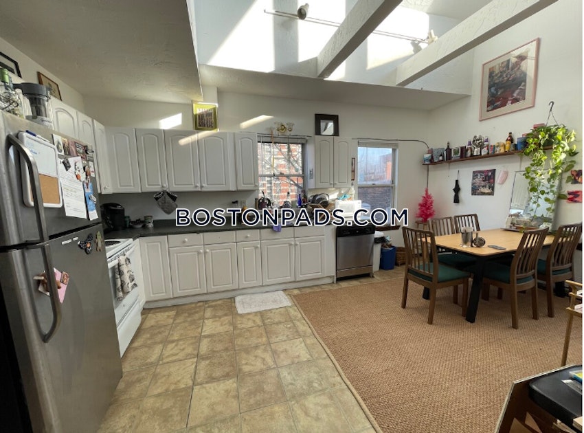 BOSTON - MISSION HILL - 5 Beds, 2 Baths - Image 4