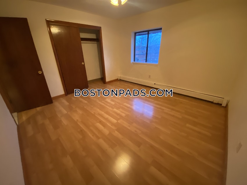 MEDFORD - TUFTS - 2 Beds, 1 Bath - Image 6