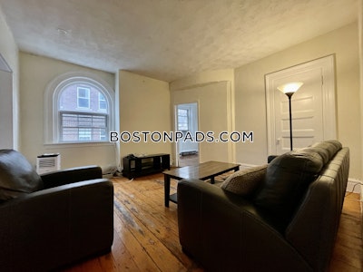 Brookline Spacious & Distinctive 4BD 2BA  Boston University Unit  Boston University - $5,300 No Fee