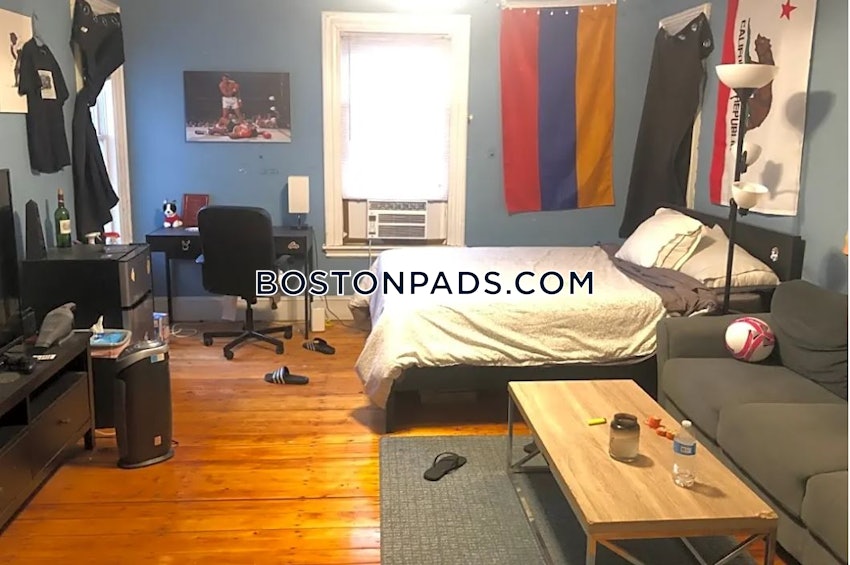 BOSTON - ALLSTON - 7 Beds, 2 Baths - Image 7