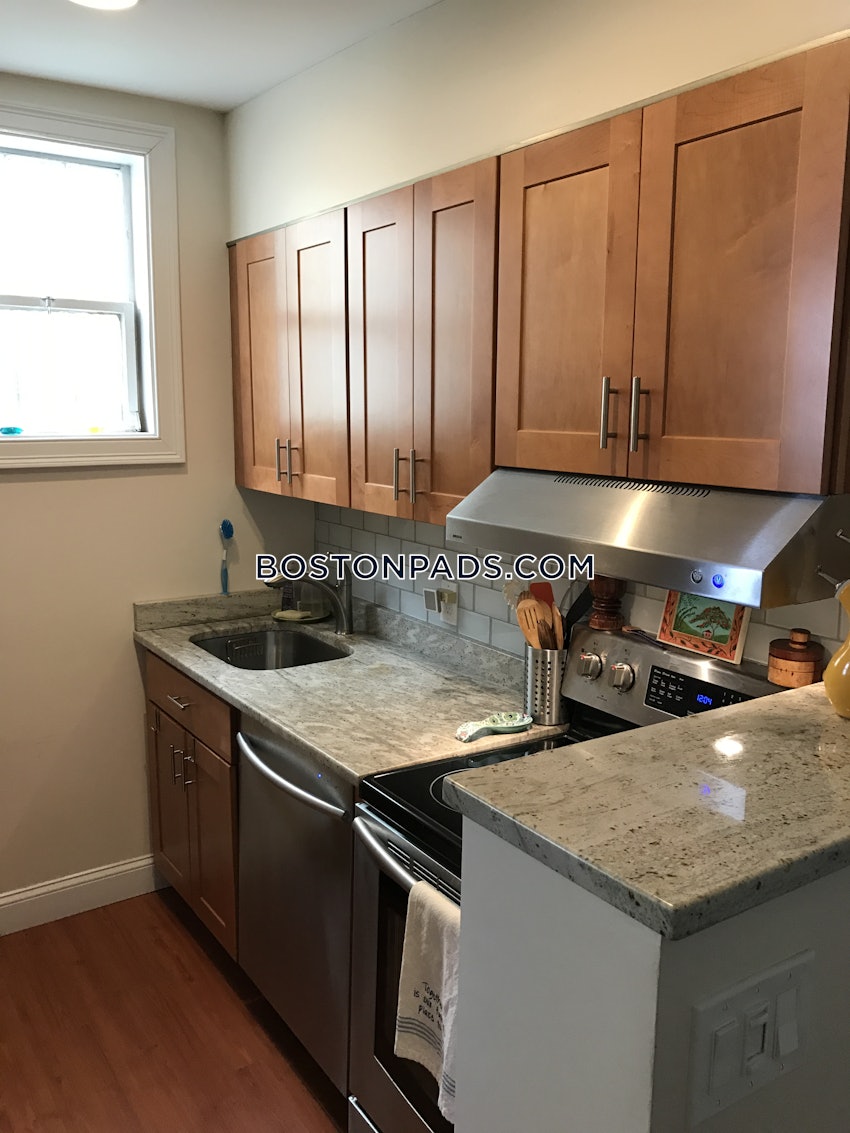 CAMBRIDGE - KENDALL SQUARE - 2 Beds, 1 Bath - Image 3