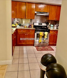 Brookline 3 Bed, 2 Bath Unit  Cleveland Circle - $4,740 No Fee