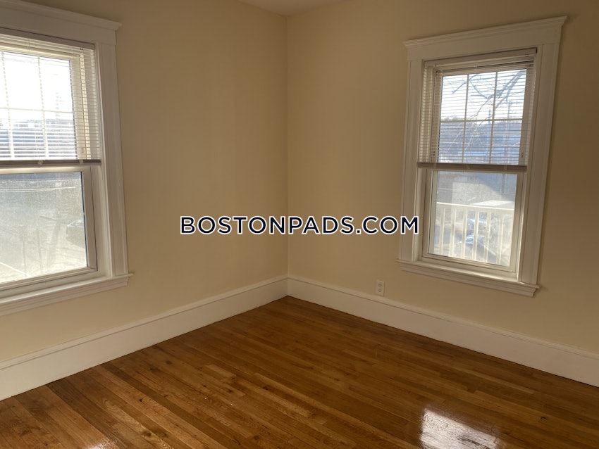 MEDFORD - TUFTS - 4 Beds, 2 Baths - Image 7