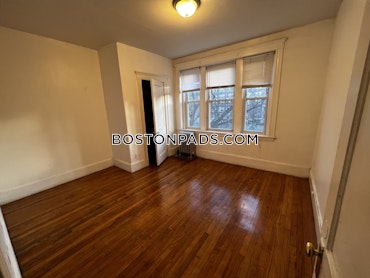 Boston - 3 Beds, 1 Baths