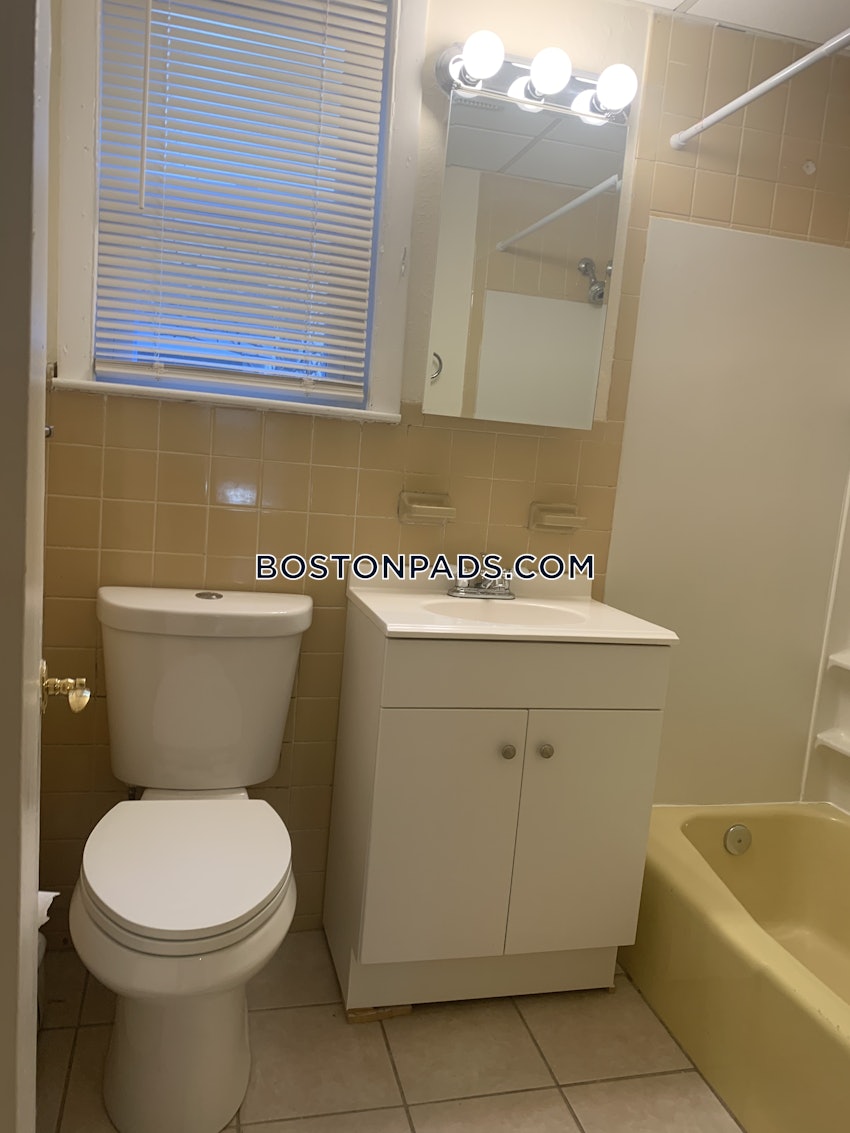 SOMERVILLE - PORTER SQUARE - 1 Bed, 1 Bath - Image 6