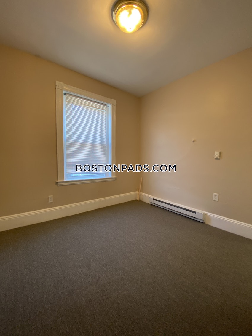 BOSTON - MISSION HILL - 4 Beds, 1 Bath - Image 3