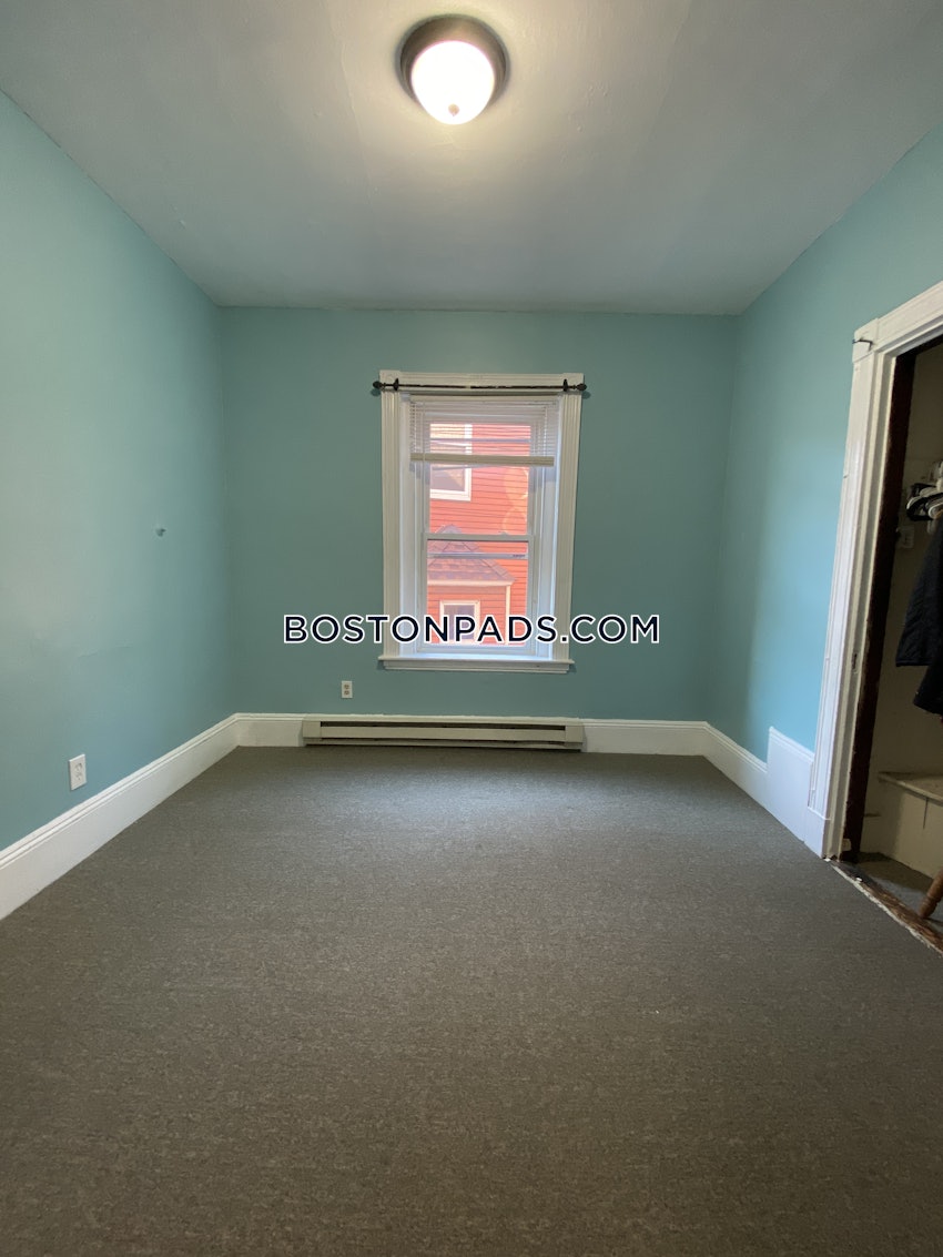 BOSTON - MISSION HILL - 4 Beds, 1 Bath - Image 14