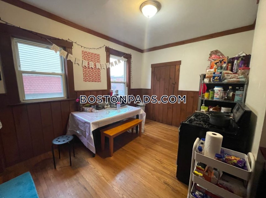 BOSTON - MISSION HILL - 3 Beds, 1 Bath - Image 3