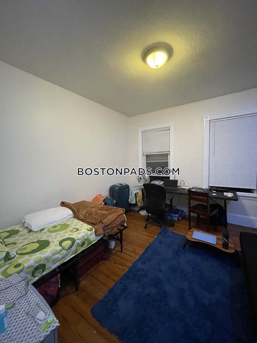 BOSTON - MISSION HILL - 4 Beds, 1 Bath - Image 22