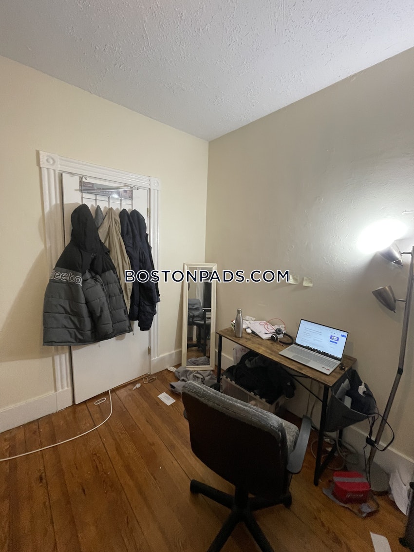 BOSTON - MISSION HILL - 4 Beds, 1 Bath - Image 21