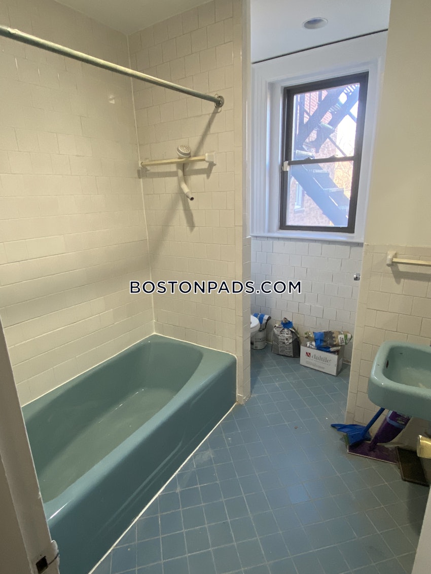 BROOKLINE- WASHINGTON SQUARE - 3 Beds, 2 Baths - Image 65