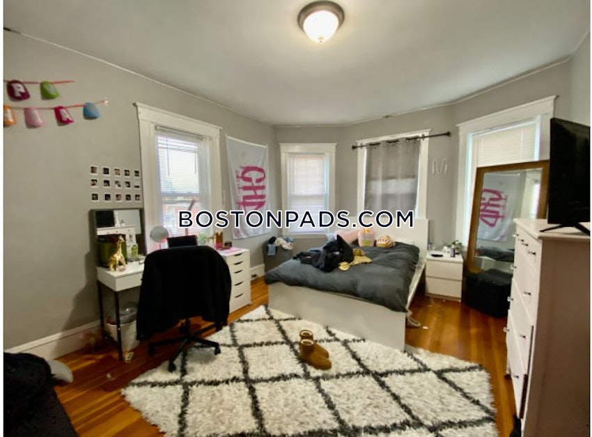 BOSTON - MISSION HILL - 4 Beds, 1 Bath - Image 5