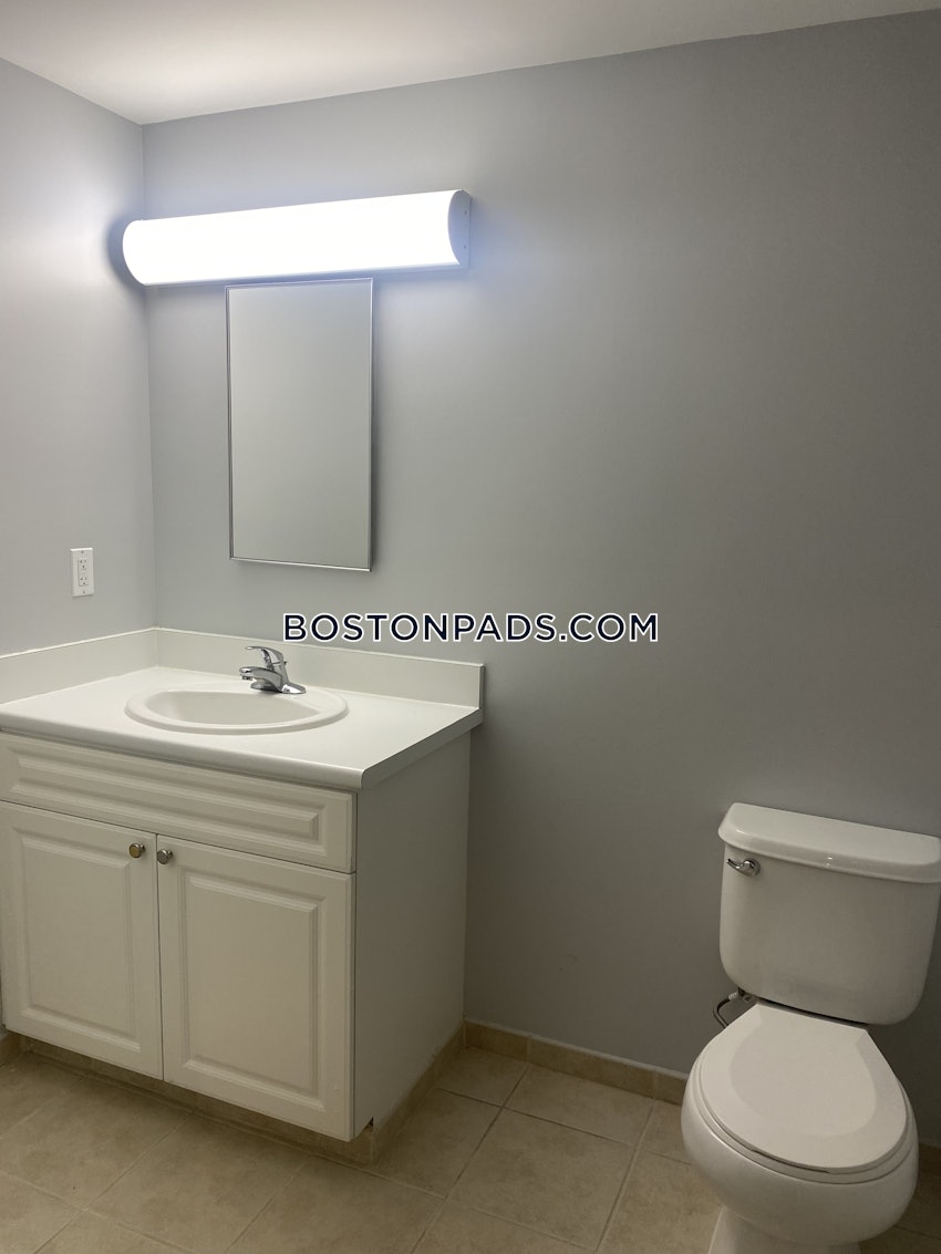 BOSTON - CHINATOWN - 2 Beds, 2 Baths - Image 12