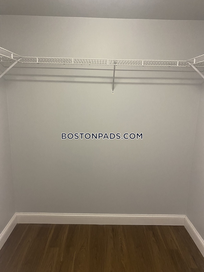 BOSTON - CHINATOWN - 2 Beds, 2 Baths - Image 9