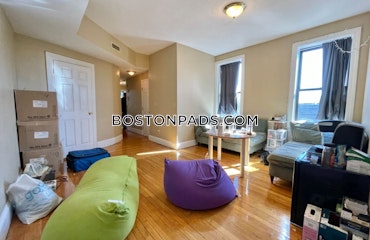 Boston - 4 Beds, 2 Baths