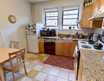 Brookline 3 Bed, 1 Bath Unit  Coolidge Corner - $4,700 No Fee