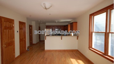 Boston - 4 Beds, 2 Baths