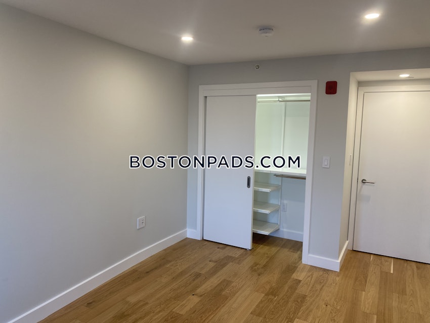 BOSTON - NORTH END - 4 Beds, 3 Baths - Image 11