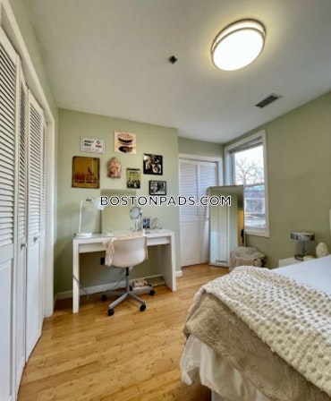 Boston - 4 Beds, 2 Baths