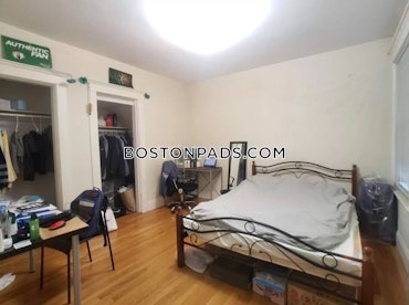 Boston - 4 Beds, 2 Baths