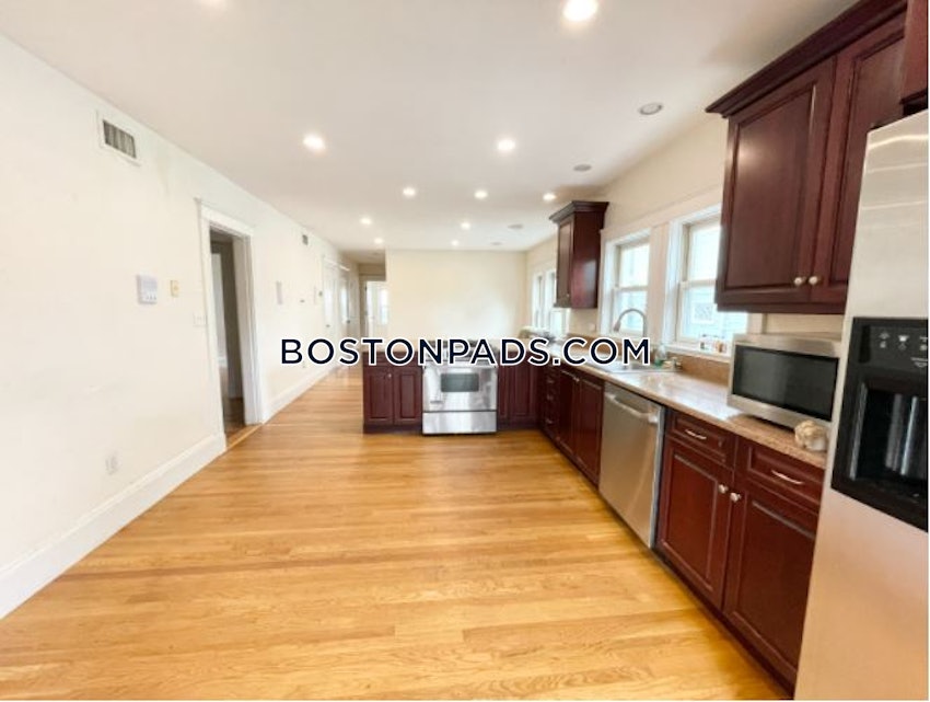 BOSTON - MISSION HILL - 4 Beds, 2 Baths - Image 2