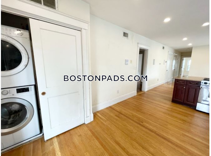 BOSTON - MISSION HILL - 4 Beds, 2 Baths - Image 5