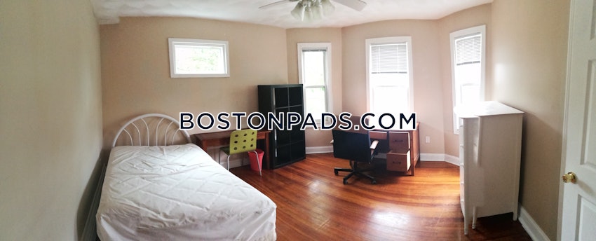 MEDFORD - TUFTS - 4 Beds, 2 Baths - Image 18