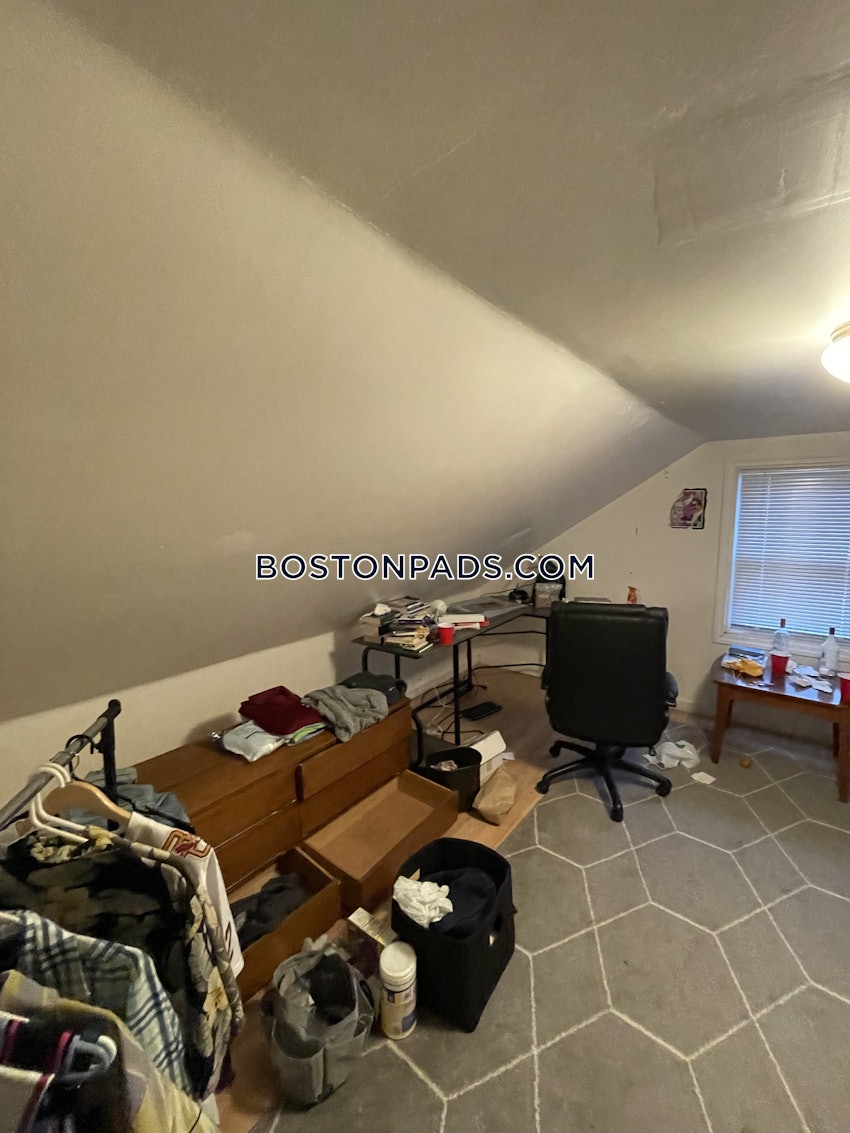 BOSTON - BRIGHTON - BOSTON COLLEGE - 8 Beds, 4 Baths - Image 3