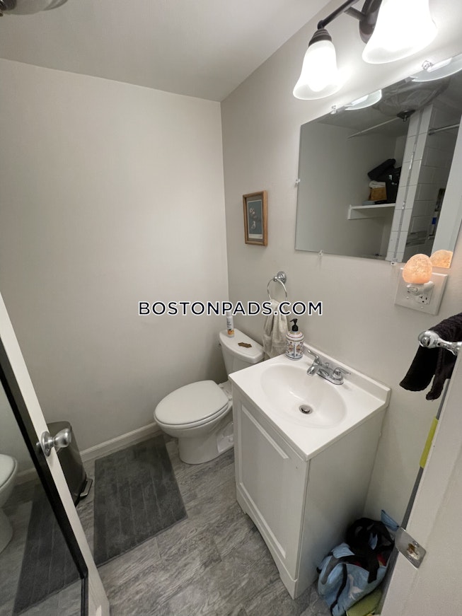 Boston - $2,700+ /mo