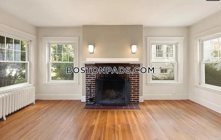 NEWTON - CHESTNUT HILL - 4 Beds, 1 Bath - Image 1