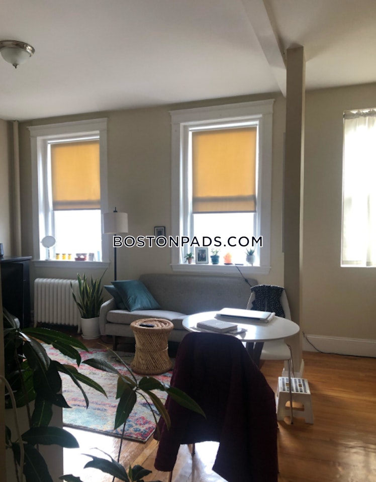 Commonwealth Ave., Boston