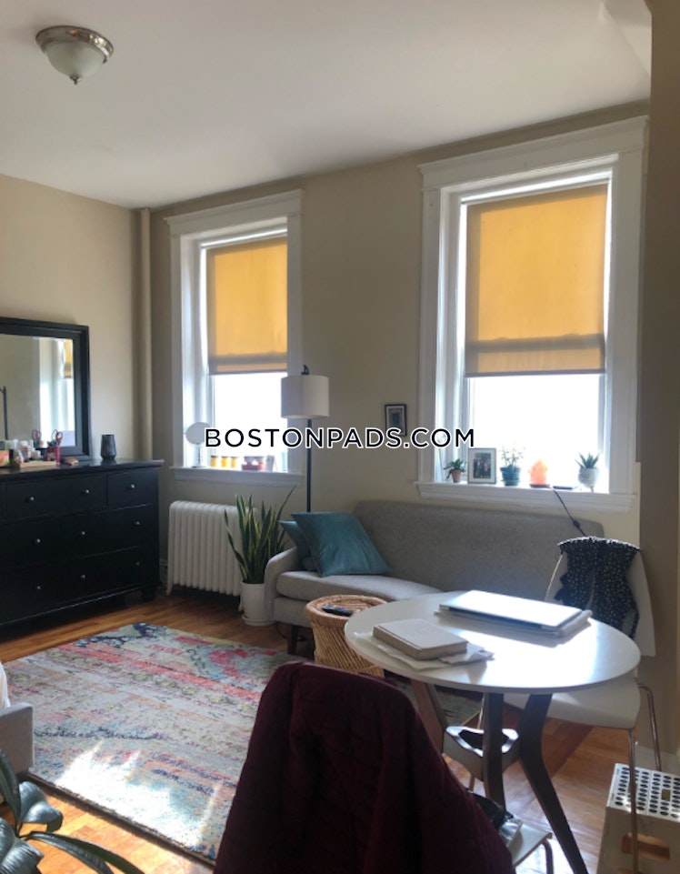 Commonwealth Ave., Boston