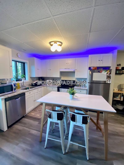 East Boston Great 1 bed 1 bath available 2/1 on Decatur St in East Boston! Boston - $1,995 No Fee