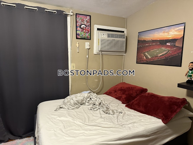 Boston - $4,700+ /mo