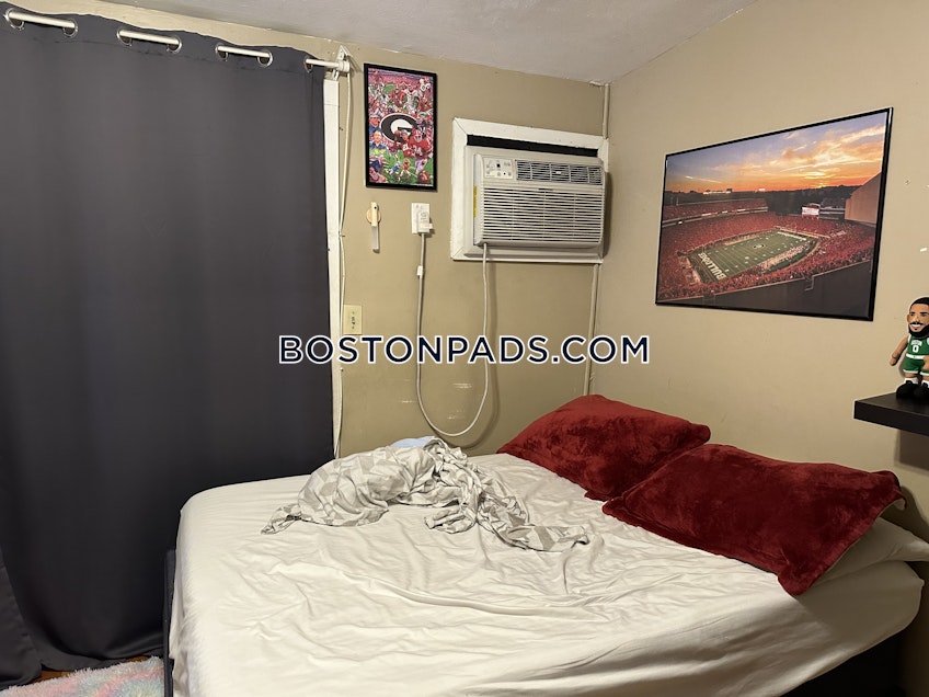 Boston - $4,700+ /month