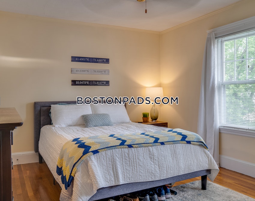 BOSTON - BRIGHTON - OAK SQUARE - 3 Beds, 1 Bath - Image 4