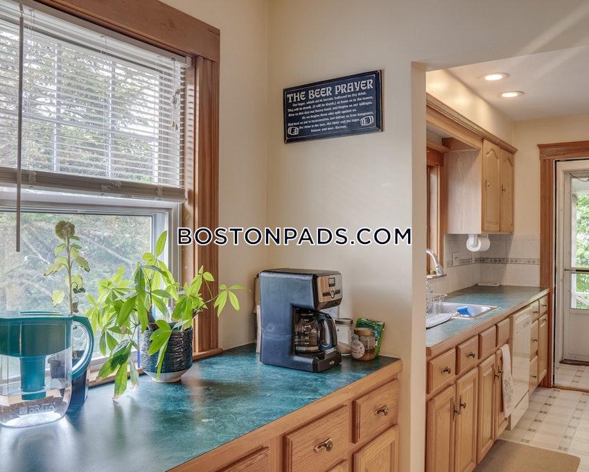 BOSTON - BRIGHTON - OAK SQUARE - 3 Beds, 1 Bath - Image 13