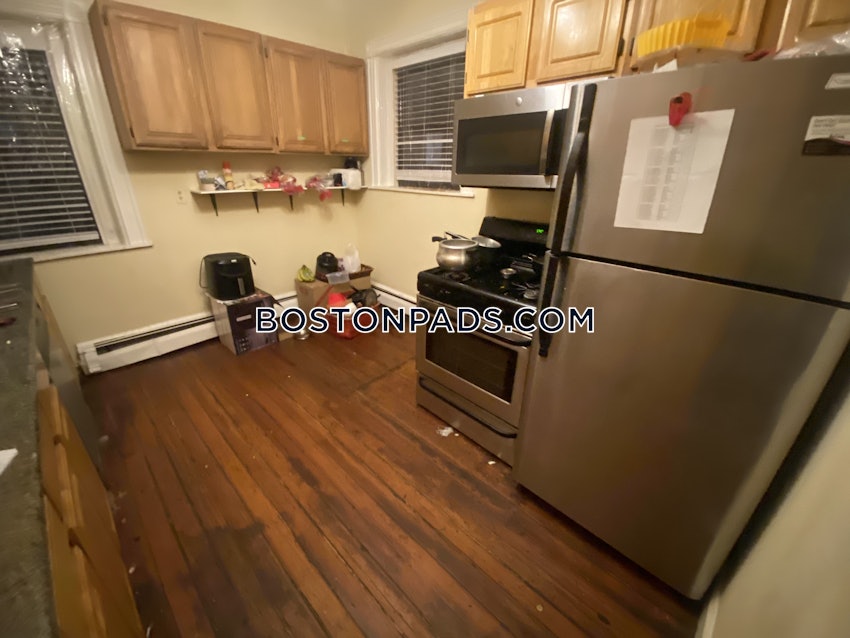 BOSTON - MISSION HILL - 3 Beds, 1 Bath - Image 4