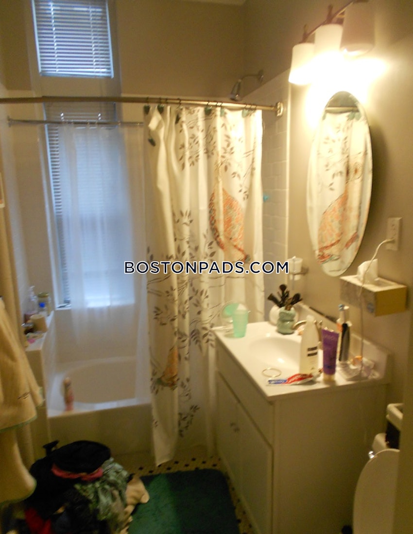 BOSTON - FENWAY/KENMORE - 1 Bed, 1 Bath - Image 1